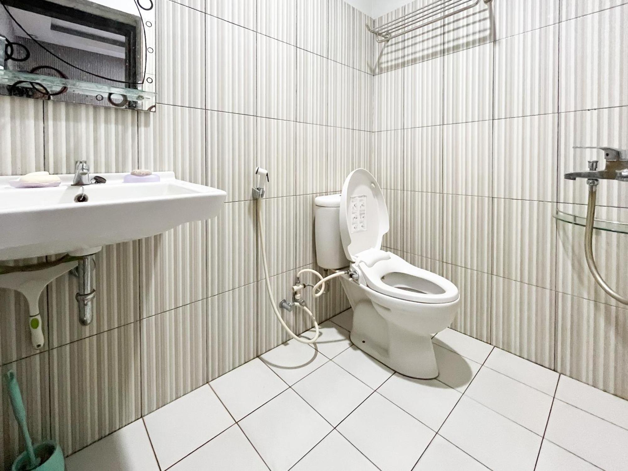Hotel Reddoorz At Krisan Kendari Pulupanda Zewnętrze zdjęcie